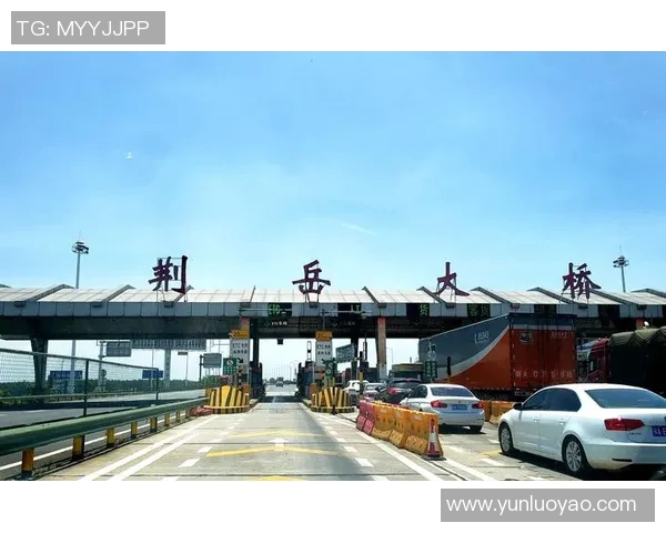 秋裤背后的故事揭示了这位足球明星的真实身份与不为人知的生活点滴